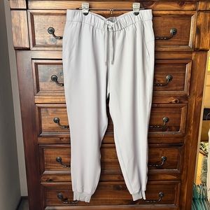 Lululemon on the fly pant